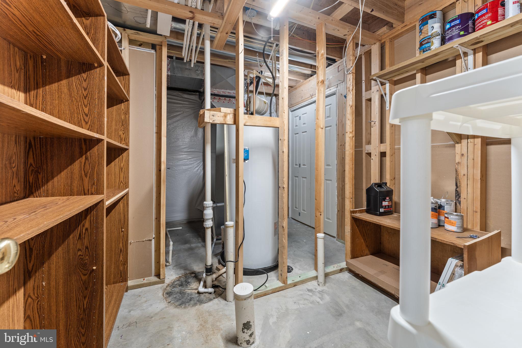 18350 Congressional Circle Ruther Glen, VA 22546 - Photo 47 of 55 a view of a walk in closet