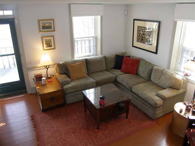 2701 West Forest Road Freeport, IL 61032 - Photo 4 of 9 a living room with furniture and a window