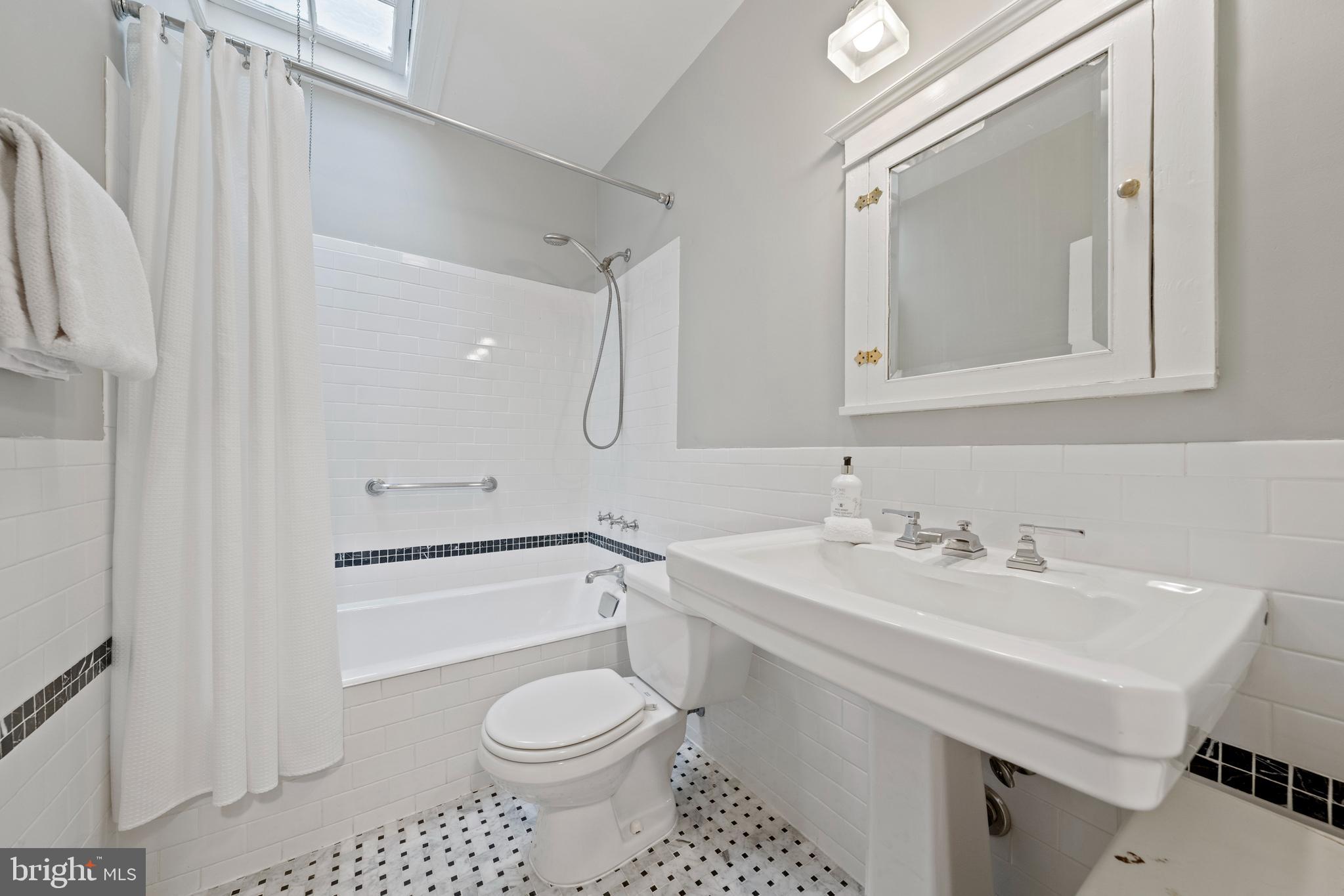 2709 Woodley Road Northwest Washington, DC 20008 - Photo 18 of 34 Upper level Hall bathroom