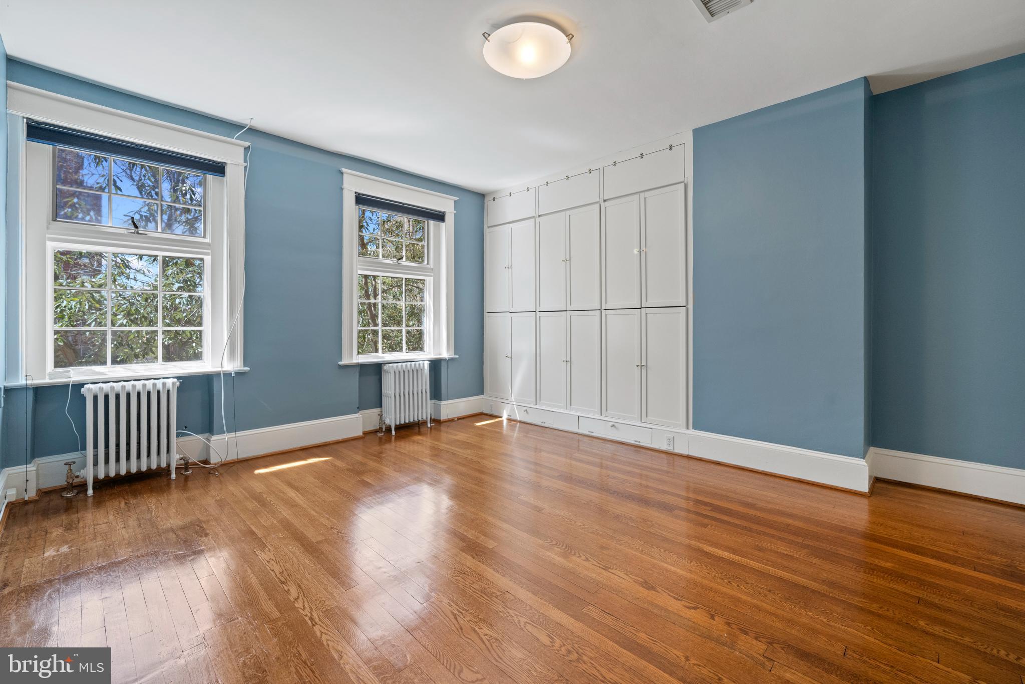 2709 Woodley Road Northwest Washington, DC 20008 - Photo 19 of 34 Bedroom #3 with ensuite bathroom