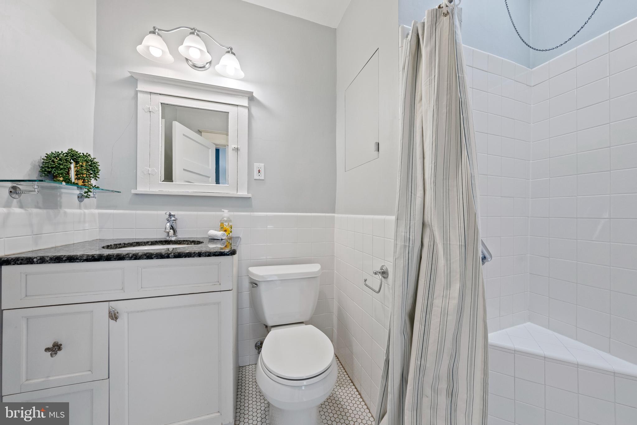 2709 Woodley Road Northwest Washington, DC 20008 - Photo 21 of 34 Ensuite bathroom for bedroom #3