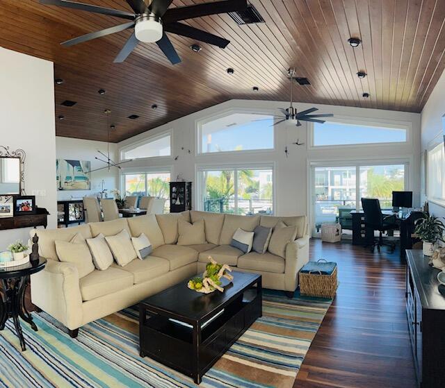 358 Stirrup Key Boulevard Marathon, FL 33050 - Photo 5 of 29 living room