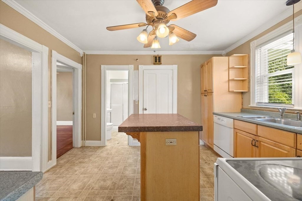 275 Summer Street Woonsocket, RI 02895 - Photo 16 of 40 Gallery Image 16