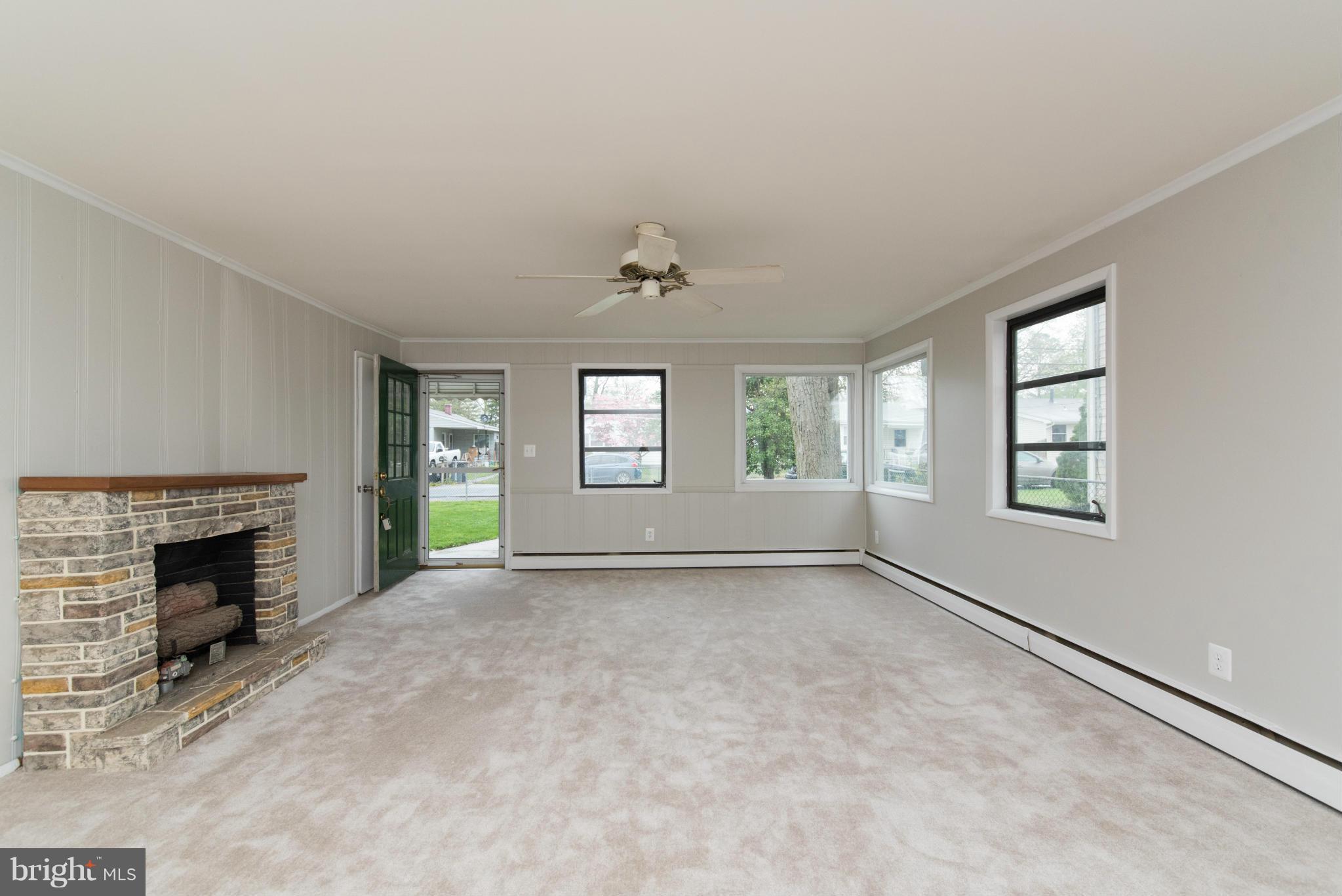 1210 4th Road Middle River, MD 21220 - Photo 3 of 30 Living Room