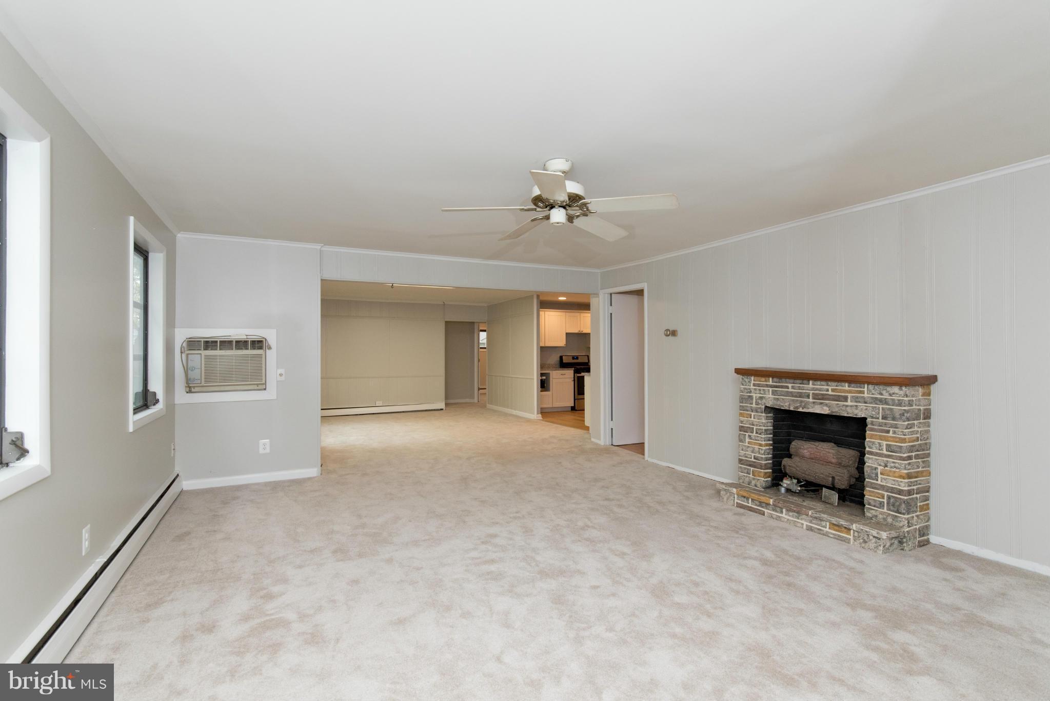 1210 4th Road Middle River, MD 21220 - Photo 5 of 30 Living Room