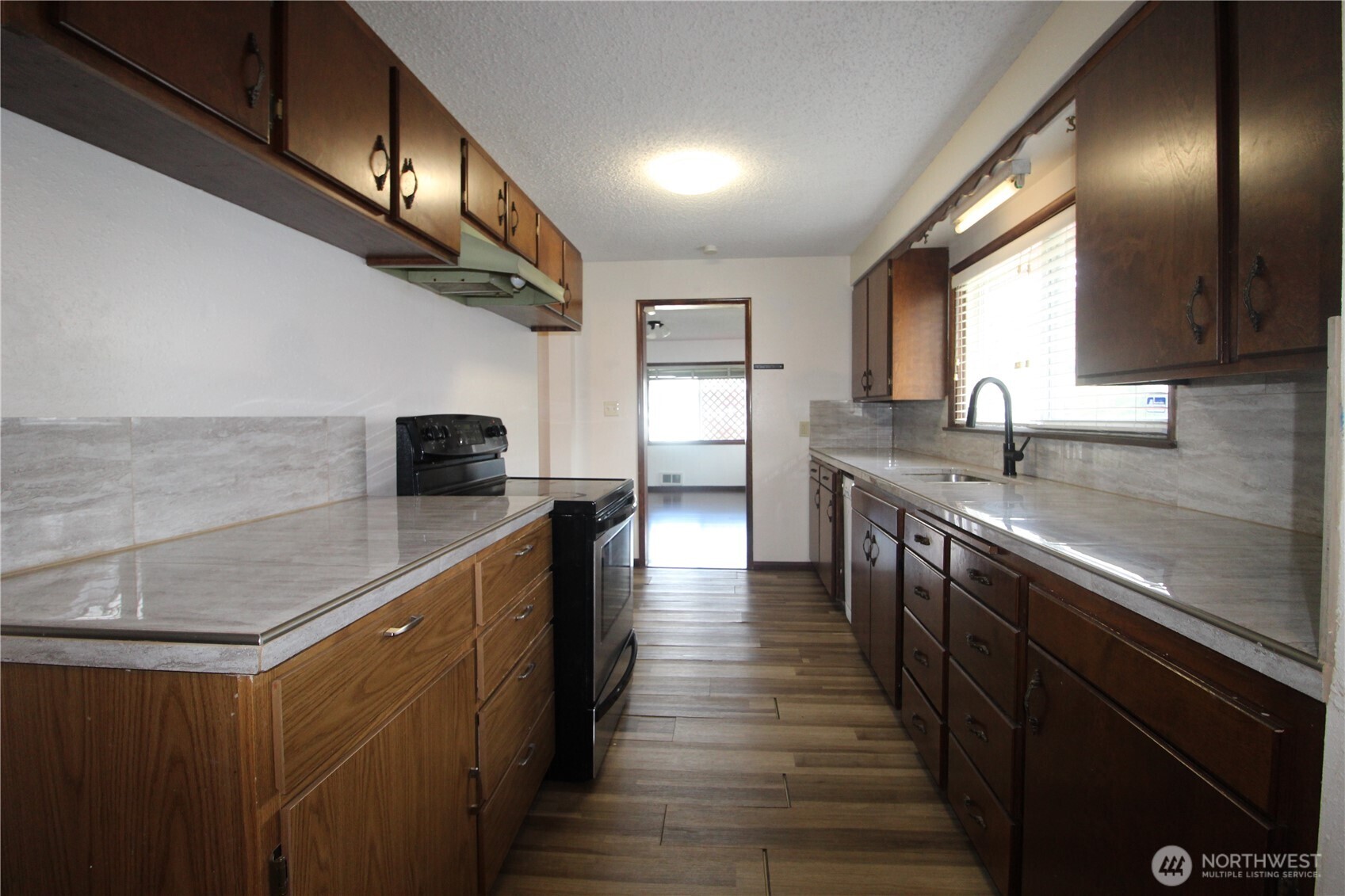 359 Southwest 9th Street Chehalis, WA 98532 - Photo 8 of 21