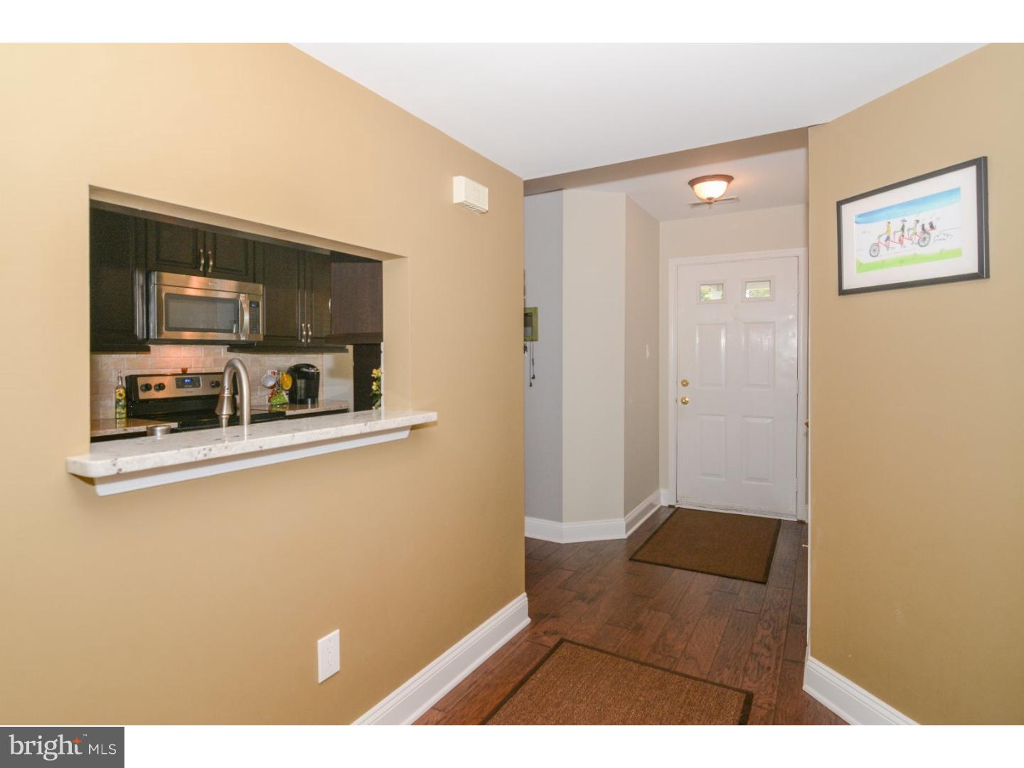 13 East Park Road Newtown, PA 18940 - Photo 2 of 25 Foyer