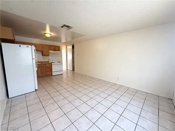 $900 | 4220 Stewart Avenue, Unit 2, Las Vegas, NV 89110