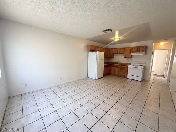 $900 | 4220 Stewart Avenue, Unit 2, Las Vegas, NV 89110
