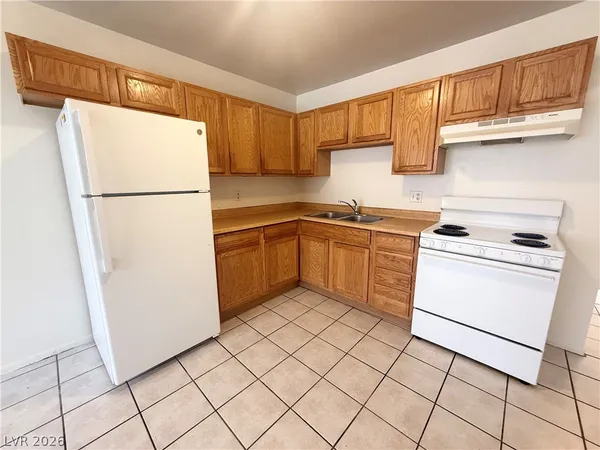 $900 | 4220 Stewart Avenue, Unit 2, Las Vegas, NV 89110