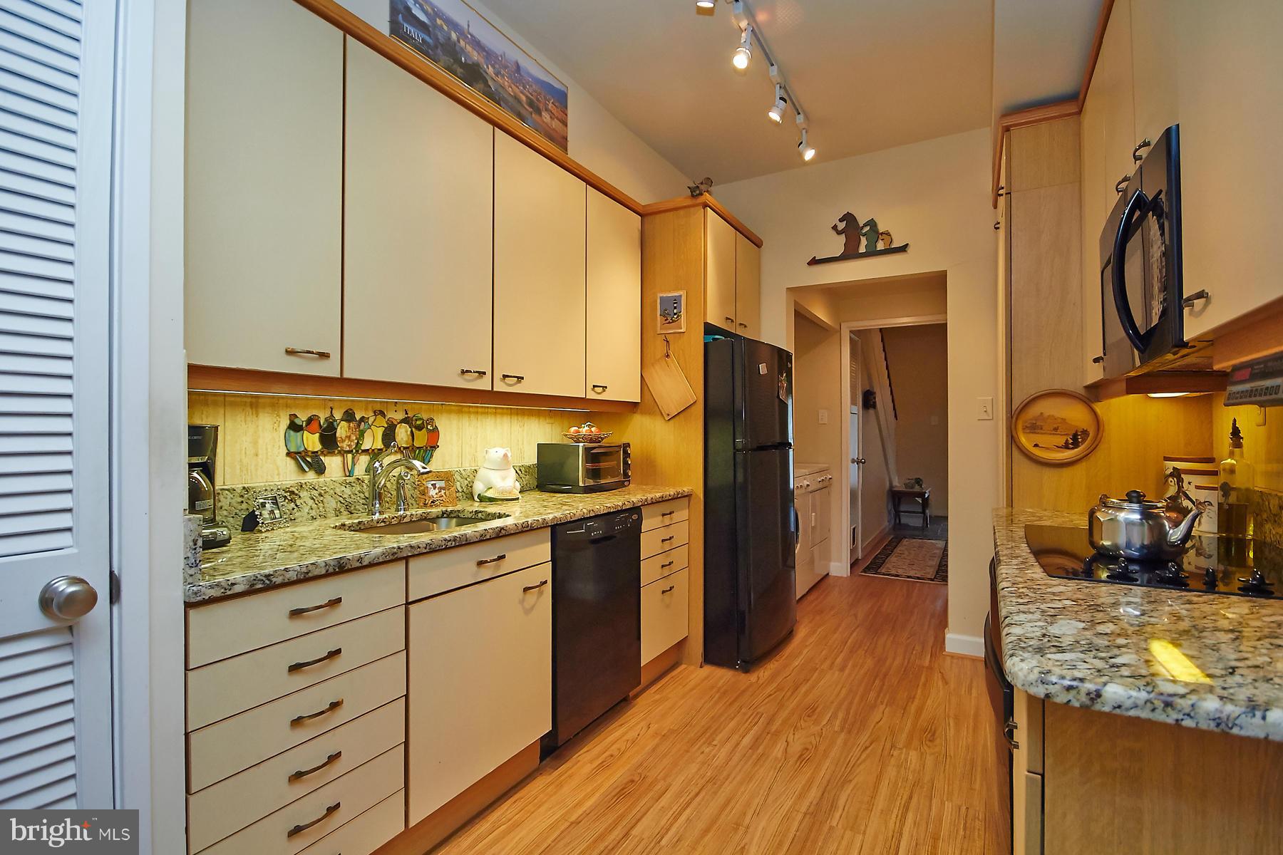 11445 Waterview Cluster Reston, VA 20190 - Photo 12 of 30 Kitchen