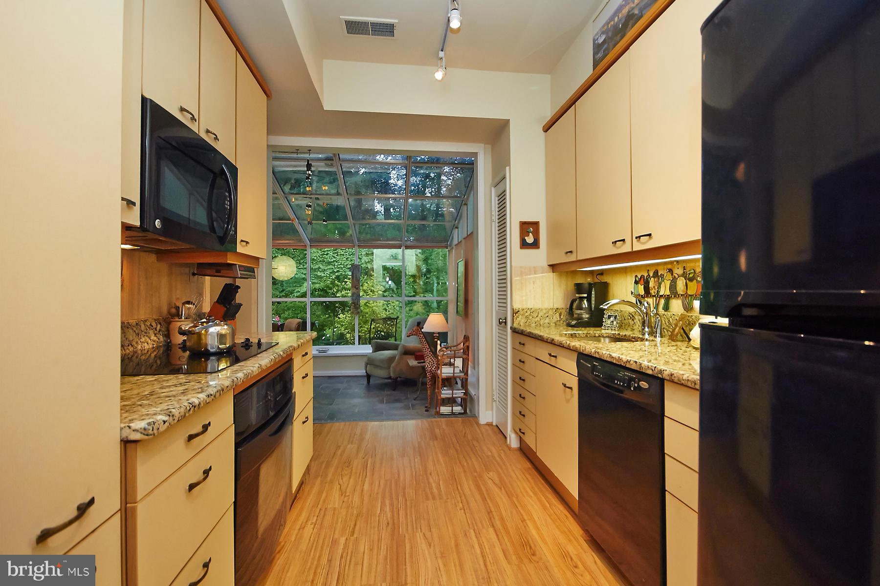 11445 Waterview Cluster Reston, VA 20190 - Photo 13 of 30 Kitchen