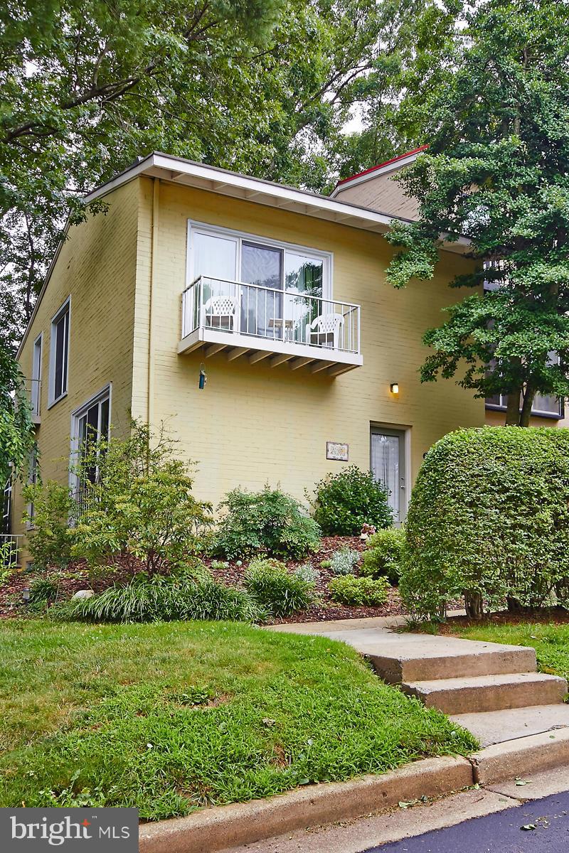 11445 Waterview Cluster Reston, VA 20190 - Photo 3 of 30 Exterior (Front)