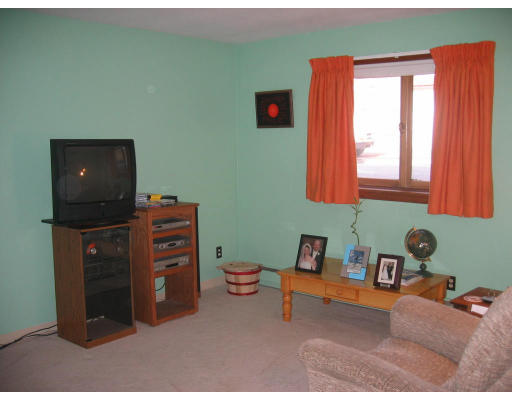 11 Jacqueline Road, Unit A Waltham, MA 02452 - Photo 5 of 9