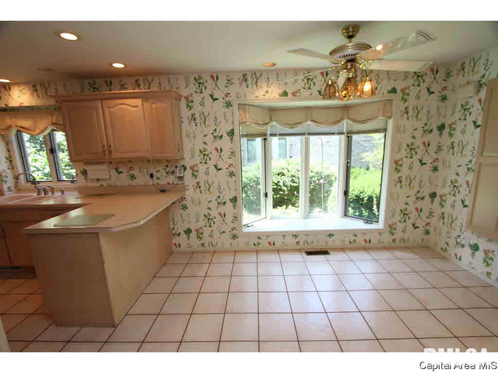 30 Turnberry Place Springfield, IL 62704 - Photo 11 of 35