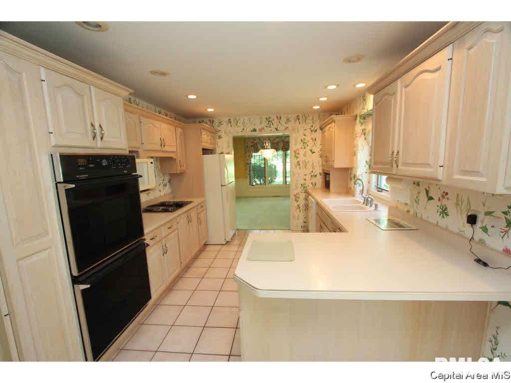 30 Turnberry Place Springfield, IL 62704 - Photo 12 of 35