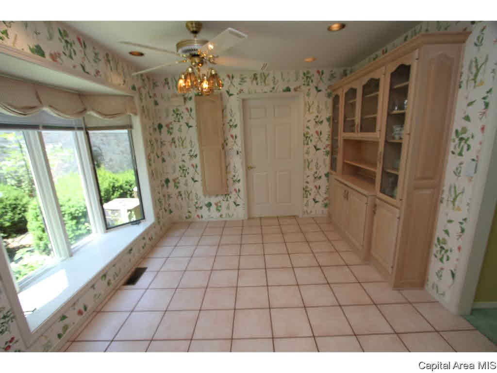 30 Turnberry Place Springfield, IL 62704 - Photo 13 of 35