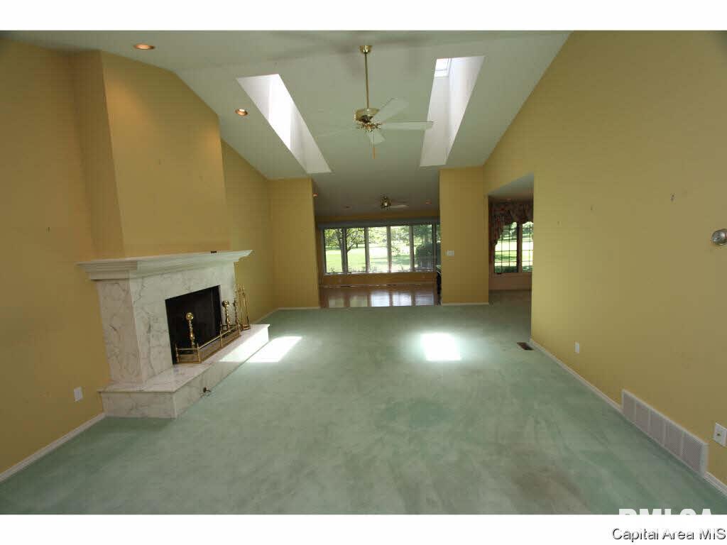 30 Turnberry Place Springfield, IL 62704 - Photo 3 of 35