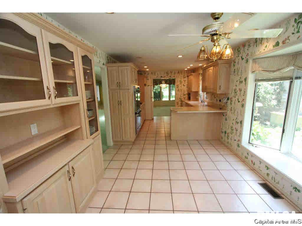 30 Turnberry Place Springfield, IL 62704 - Photo 5 of 35