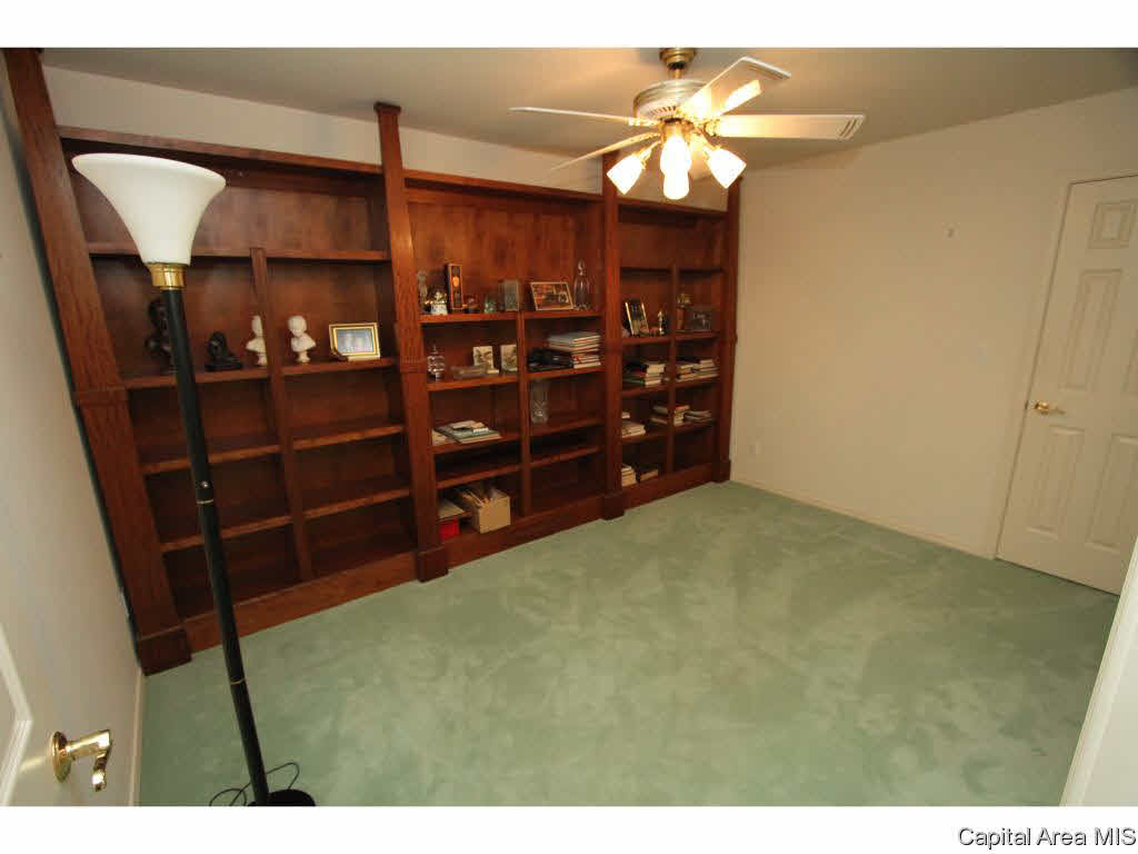 30 Turnberry Place Springfield, IL 62704 - Photo 7 of 35