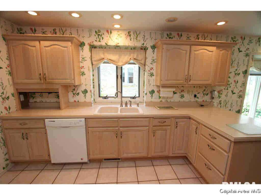 30 Turnberry Place Springfield, IL 62704 - Photo 8 of 35