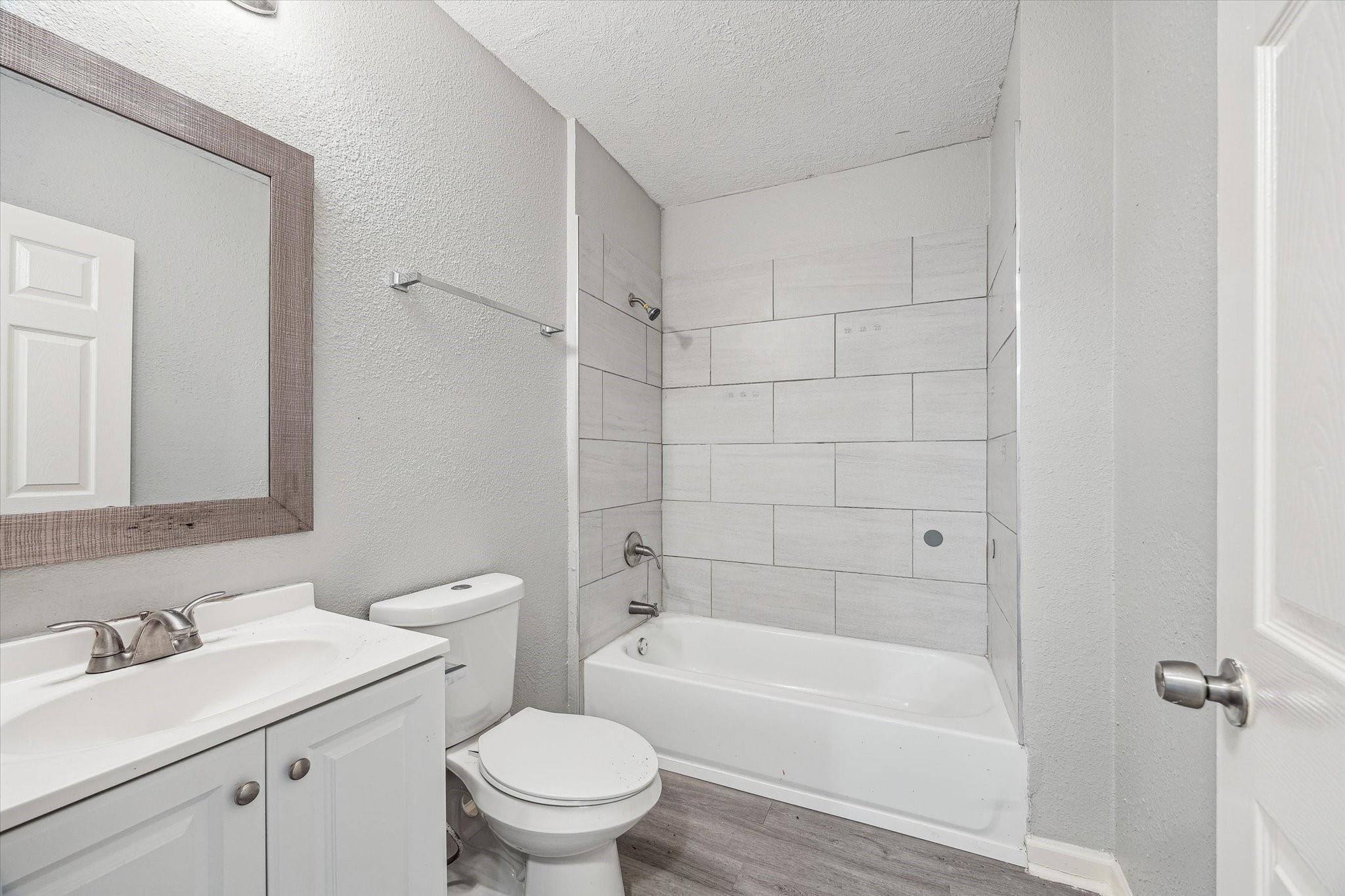 710 East Magnolia Street Angleton, TX 77515 - Photo 8 of 9 Gallery Image 8