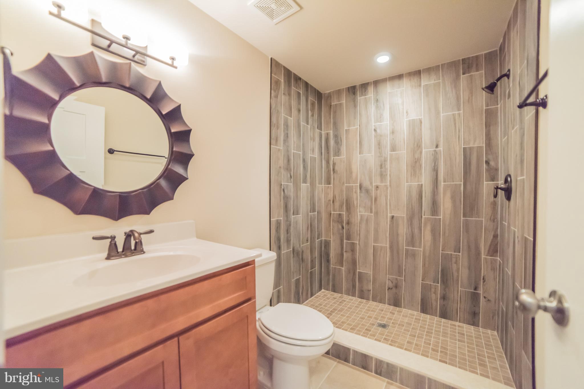 568 Broadwater Road Arnold, MD 21012 - Photo 3 of 30 Bath (Master)