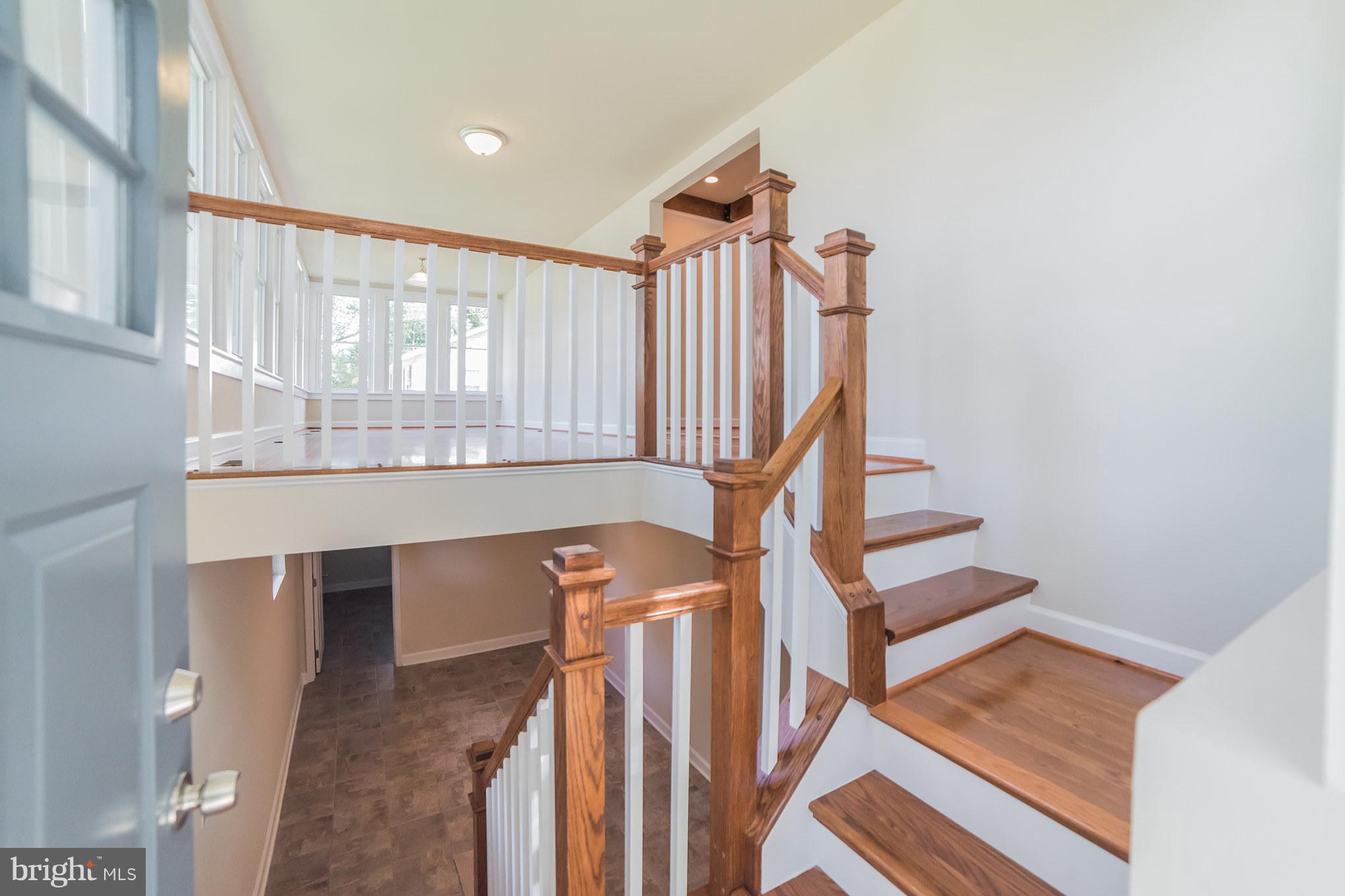 568 Broadwater Road Arnold, MD 21012 - Photo 8 of 30 Craftsman custom staircase