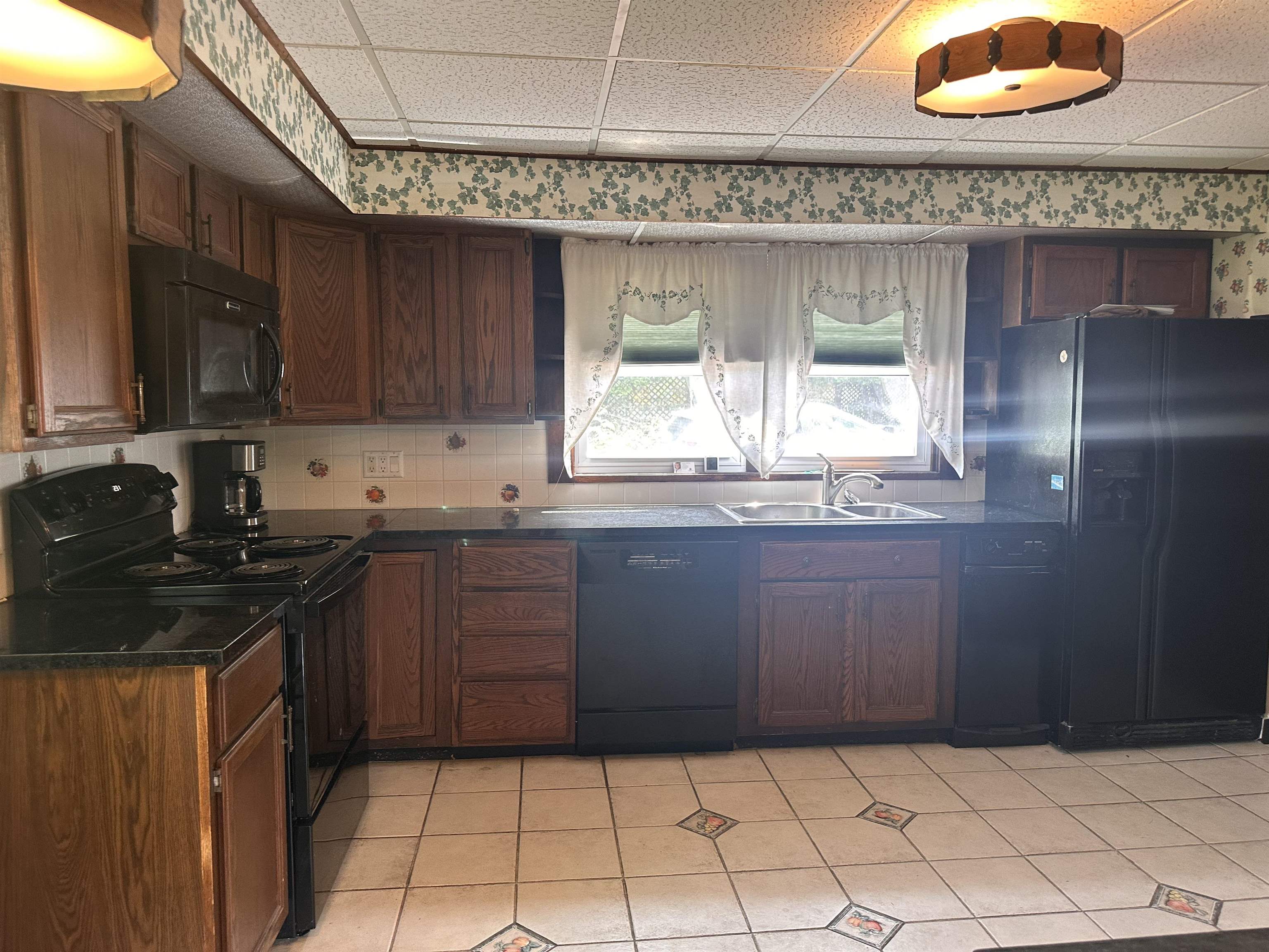 102 Bank Street Lebanon, NH 03766 - Photo 6 of 17
