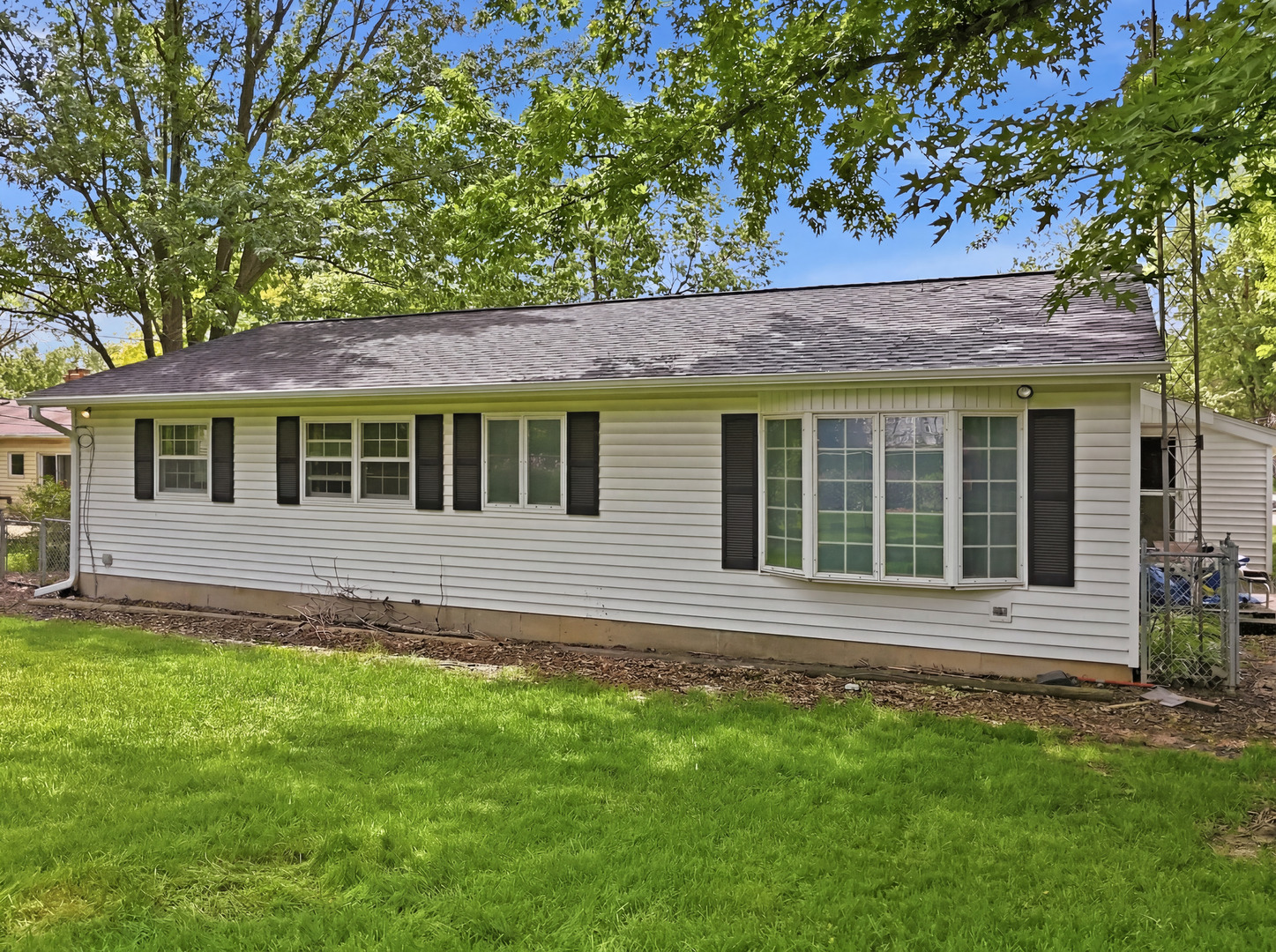 323 East Dresser Road DeKalb, IL 60115 - Photo 35 of 37