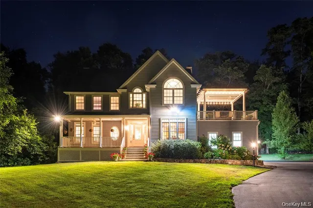 $975,000 | 6 Old Town Road, Beacon, NY 12508