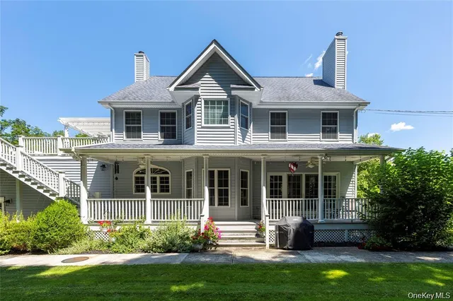 $975,000 | 6 Old Town Road, Beacon, NY 12508