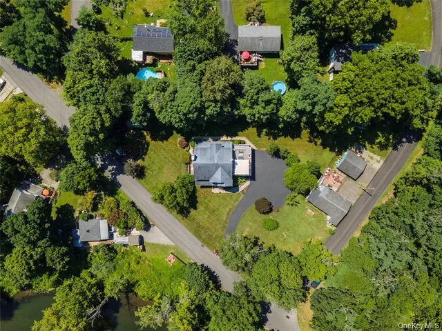 $975,000 | 6 Old Town Road, Beacon, NY 12508