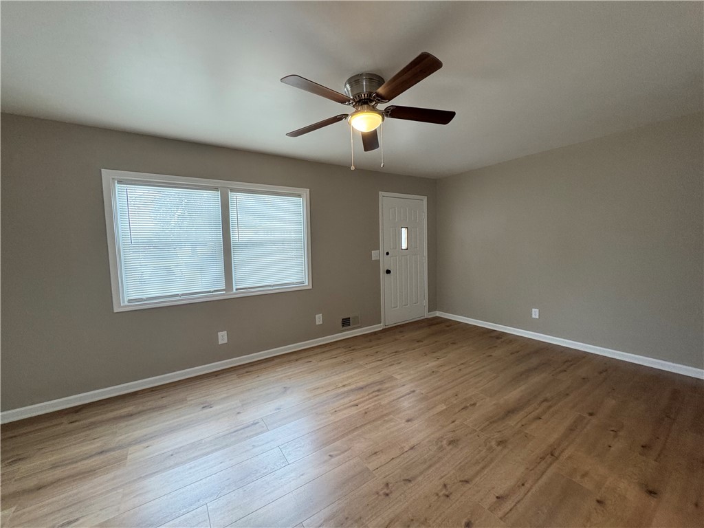 636 Embury Road Penfield, NY 14625 - Photo 13 of 29