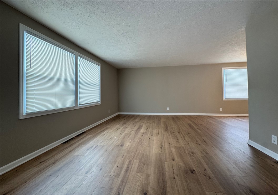 636 Embury Road Penfield, NY 14625 - Photo 8 of 29