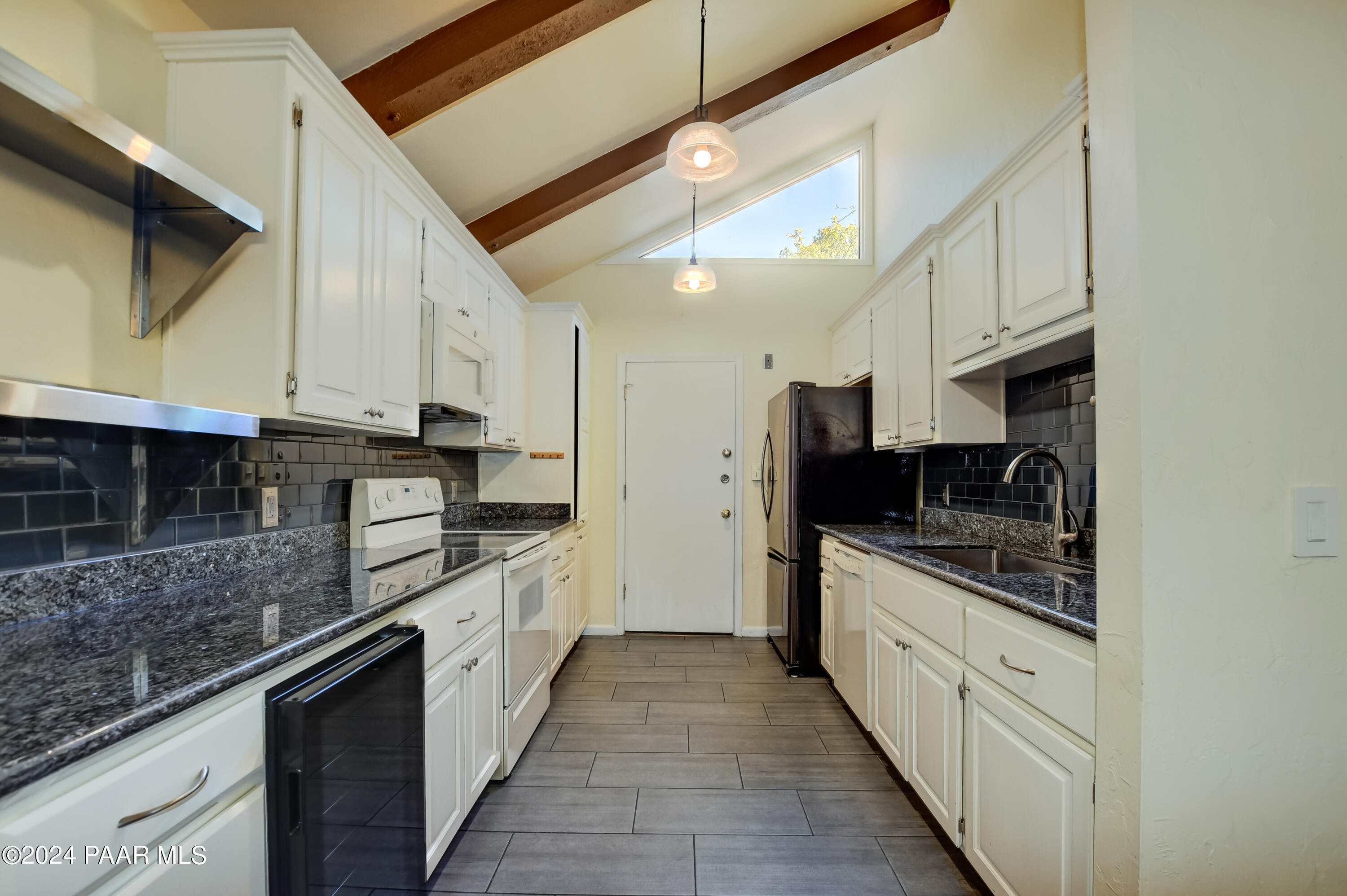 1393 Coyote Road Prescott, AZ 86303 - Photo 12 of 26 Kitchen 2