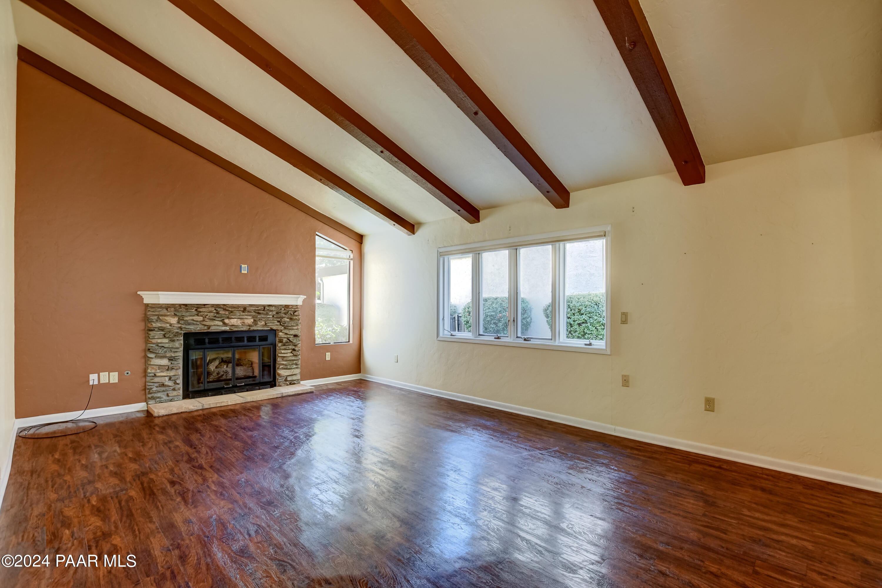 1393 Coyote Road Prescott, AZ 86303 - Photo 5 of 26 Living Room