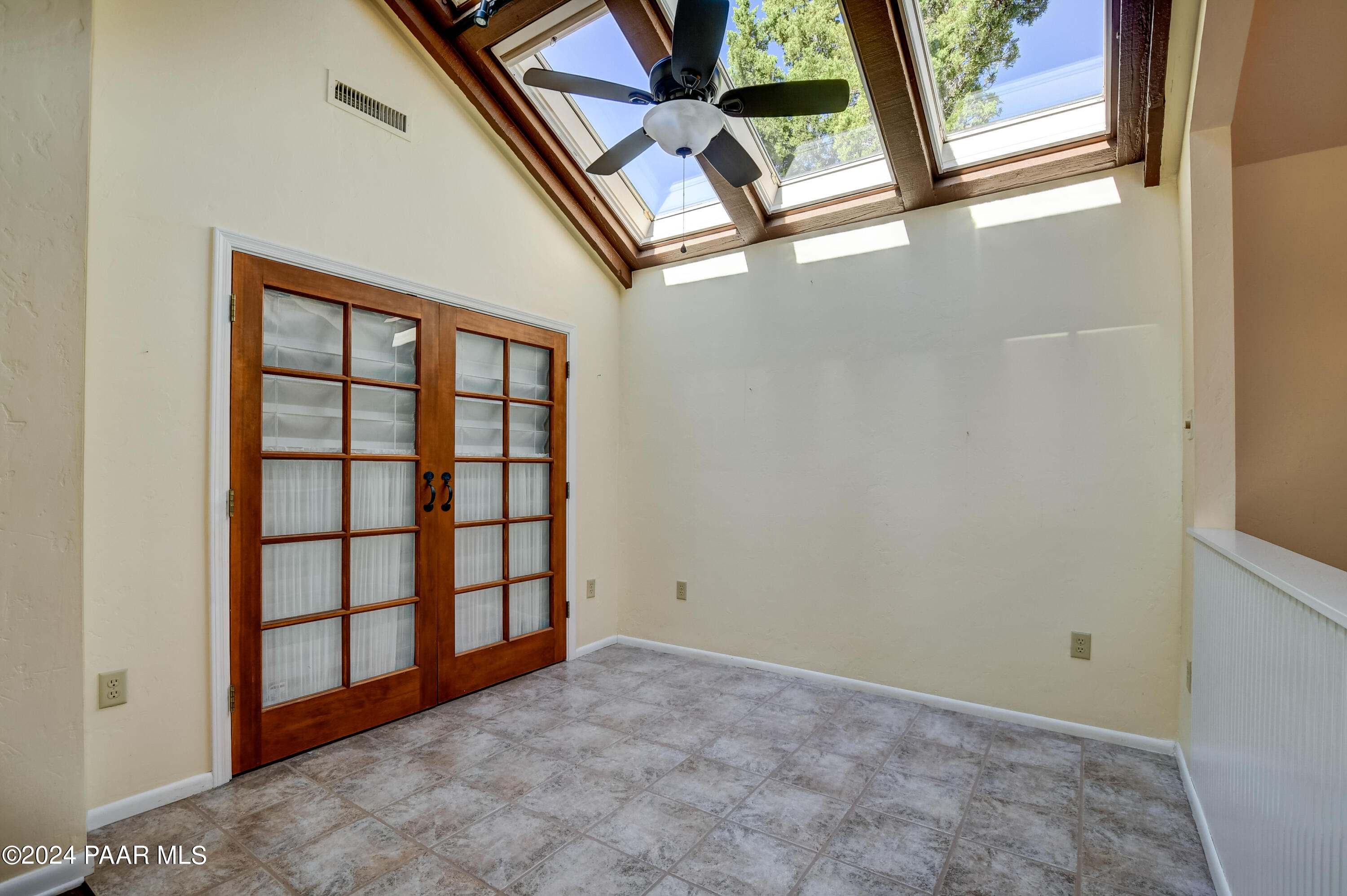 1393 Coyote Road Prescott, AZ 86303 - Photo 9 of 26 Atrium
