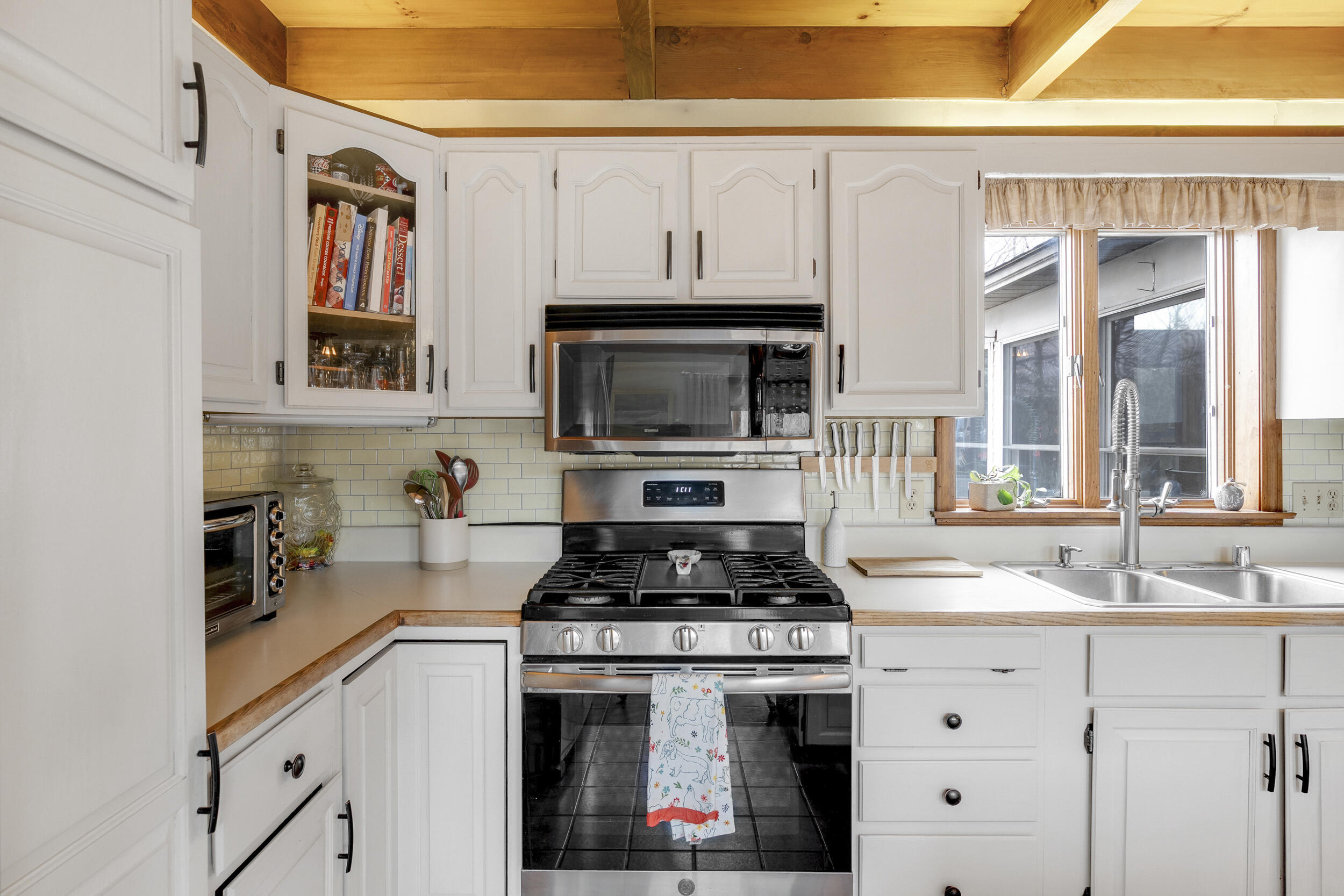 68 Chapman Road Harrison, ME 04040 - Photo 20 of 93 Kitchen