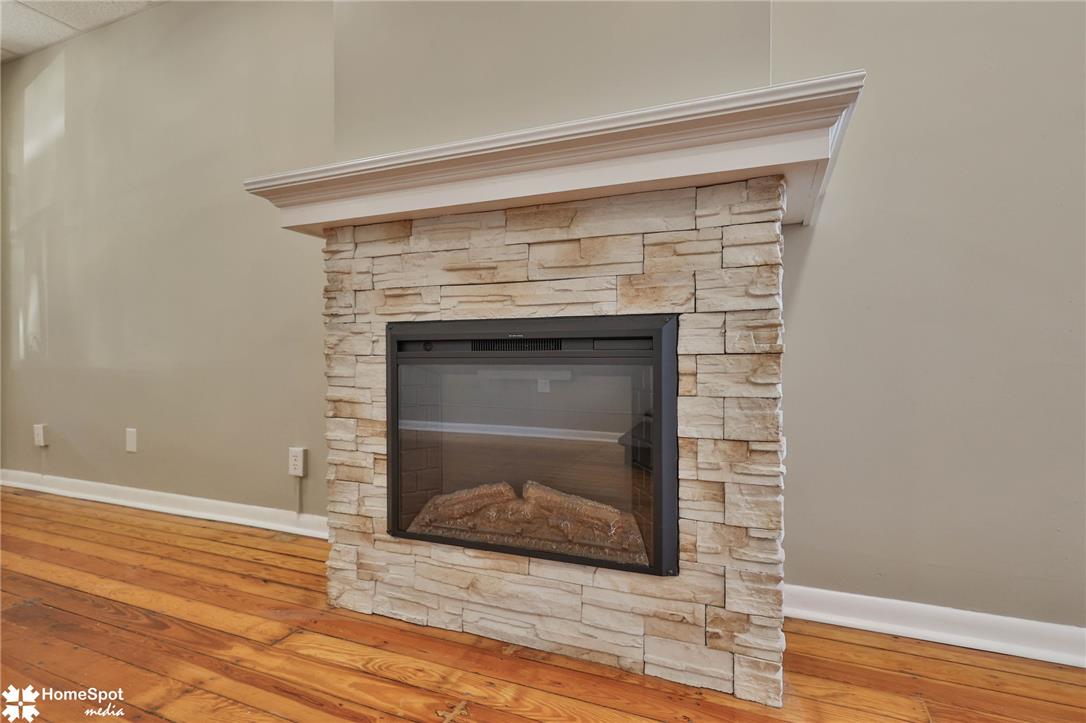 619 Sioux Street Bethlehem, PA 18015 - Photo 14 of 61 a living room with a fireplace