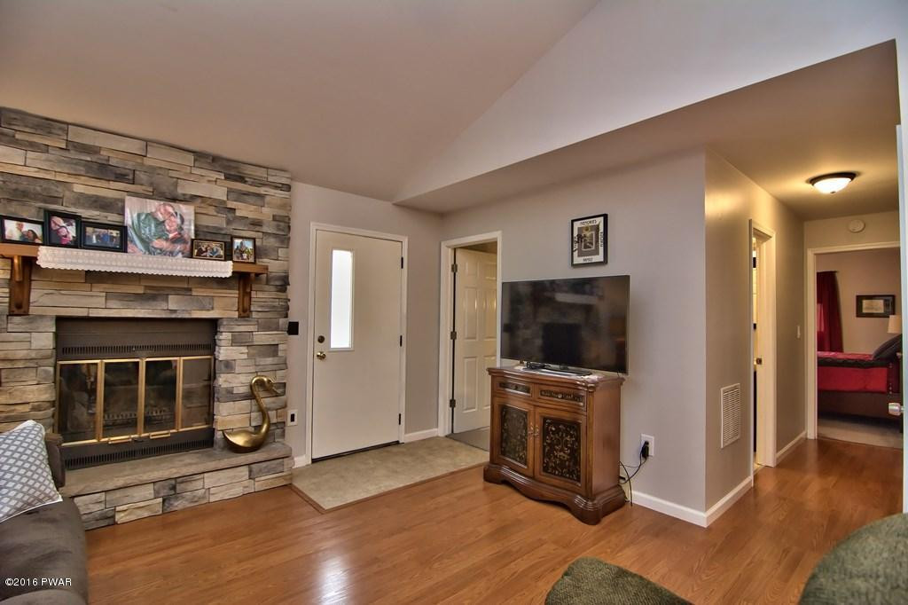 884 Deerfield Road Lake Ariel, PA 18436 - Photo 12 of 59