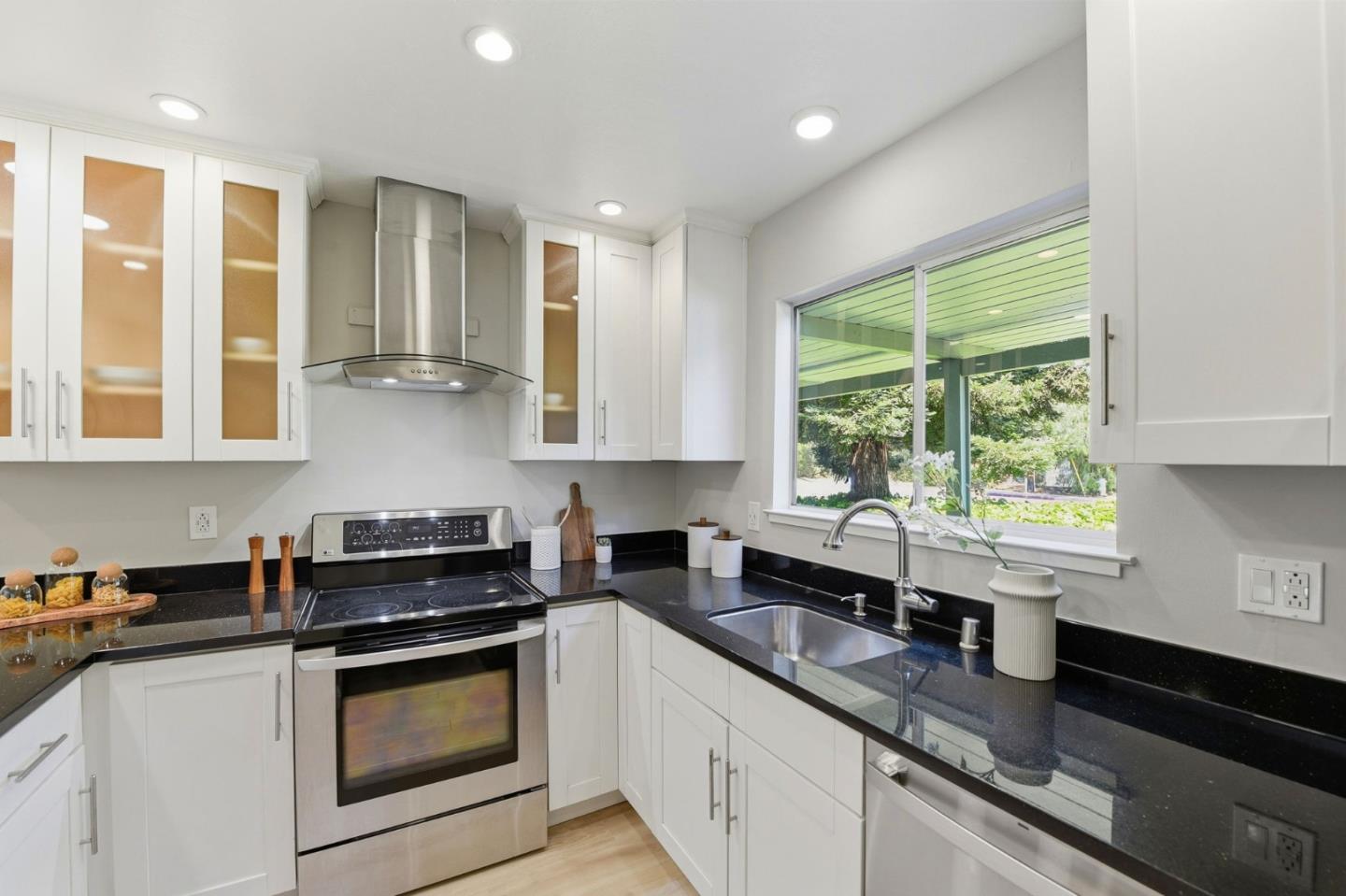 2047 Montecito Avenue, Unit 2 Mountain View, CA 94043 - Photo 7 of 36