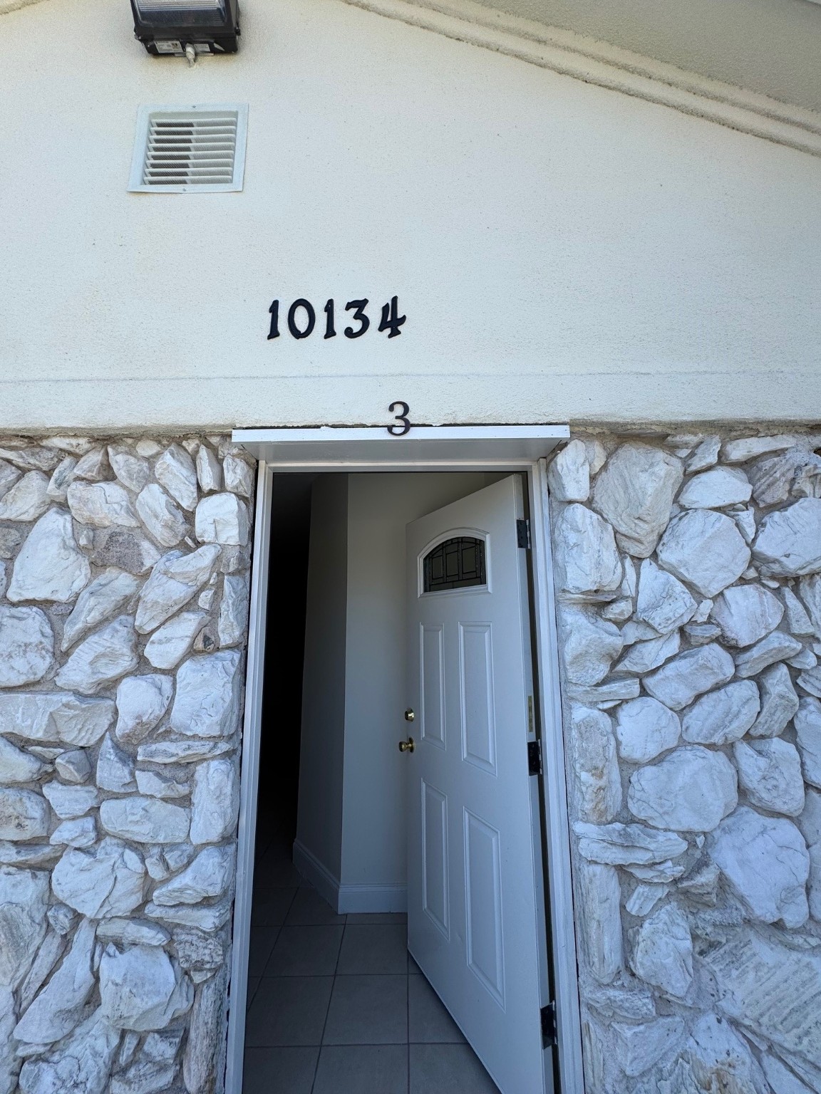 10134 Kirkglen Drive, Unit 3 Houston, TX 77089 - Photo 1 of 8 a view of a door