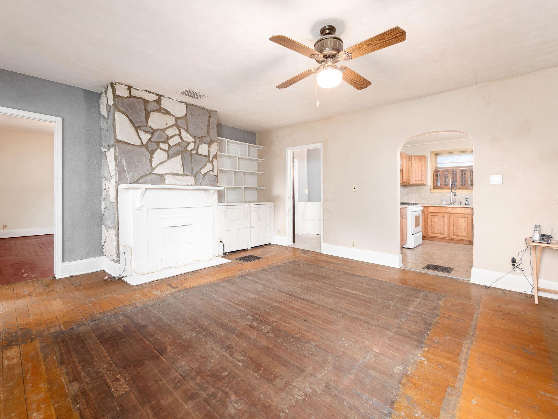 100 Colton Road Columbus, OH 43207 - Photo 6 of 40 007_51caafba_i 100 Colton 007