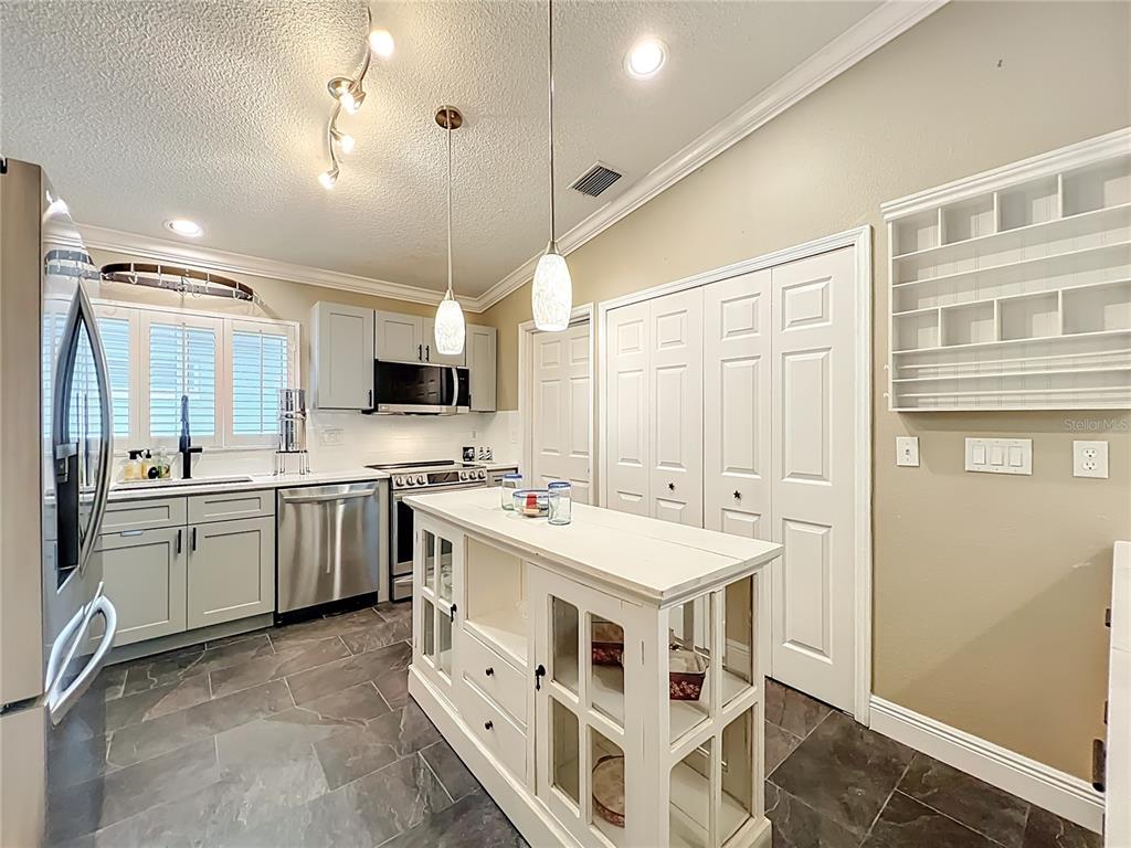 1648 Sand Key Circle Oviedo, FL 32765 - Photo 17 of 58