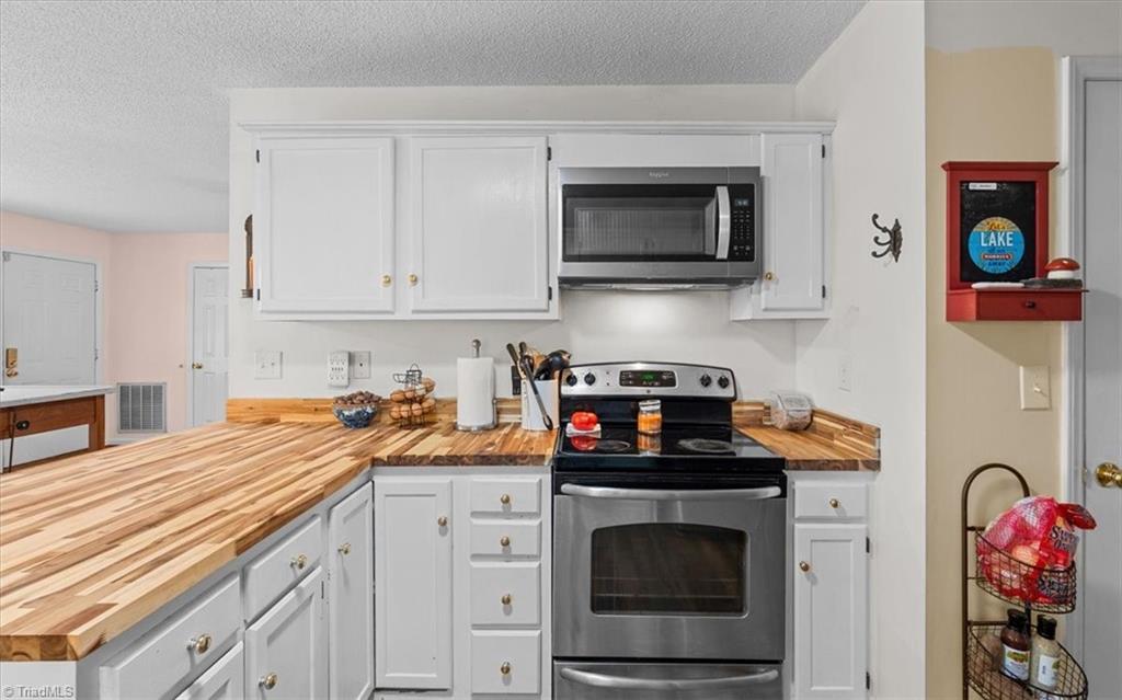 4076 Dunbar Bridge Road Asheboro, NC 27205 - Photo 11 of 32