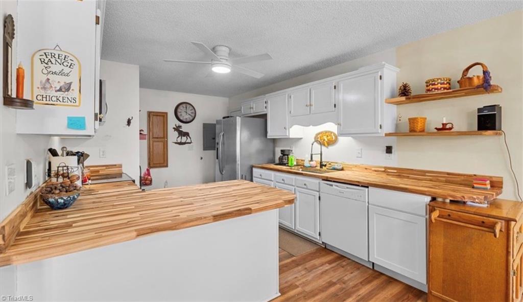 4076 Dunbar Bridge Road Asheboro, NC 27205 - Photo 14 of 32