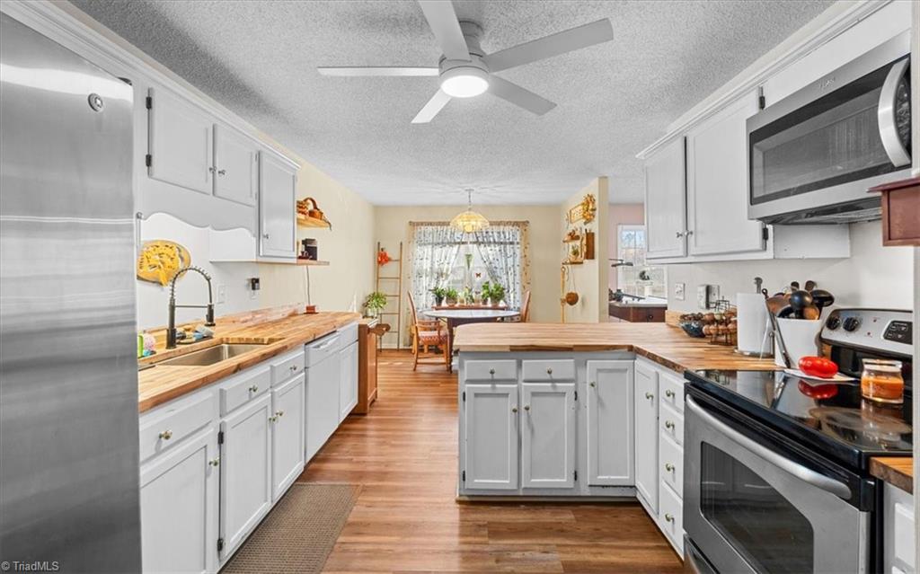 4076 Dunbar Bridge Road Asheboro, NC 27205 - Photo 9 of 32