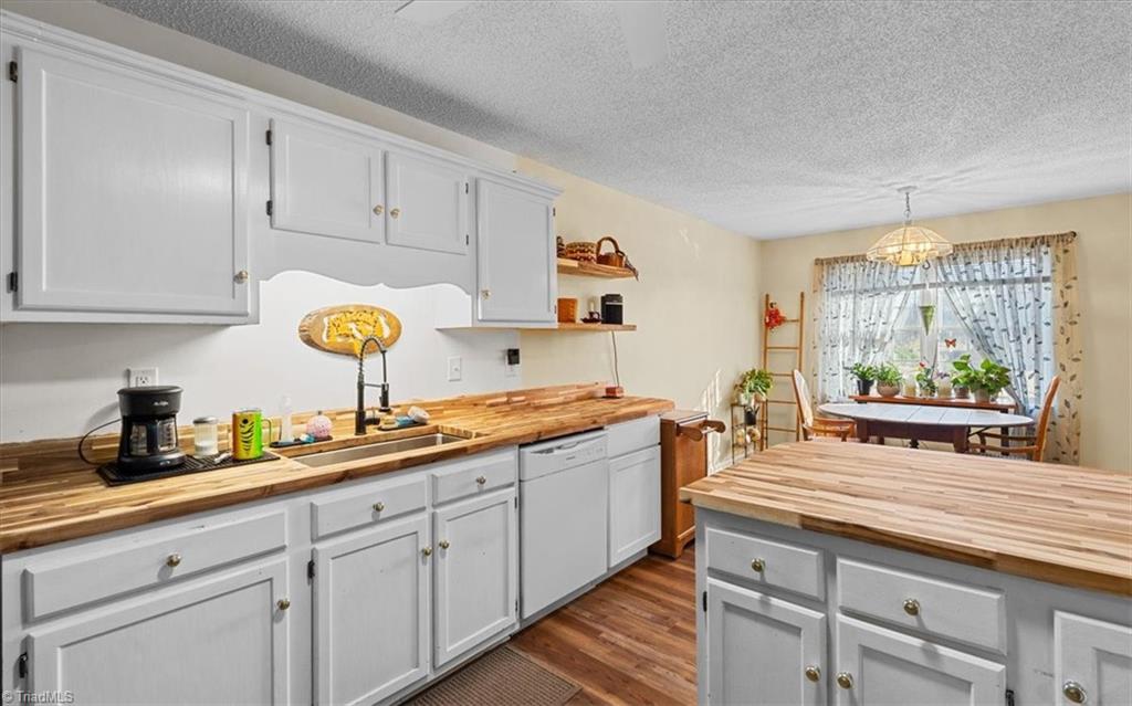 4076 Dunbar Bridge Road Asheboro, NC 27205 - Photo 10 of 32