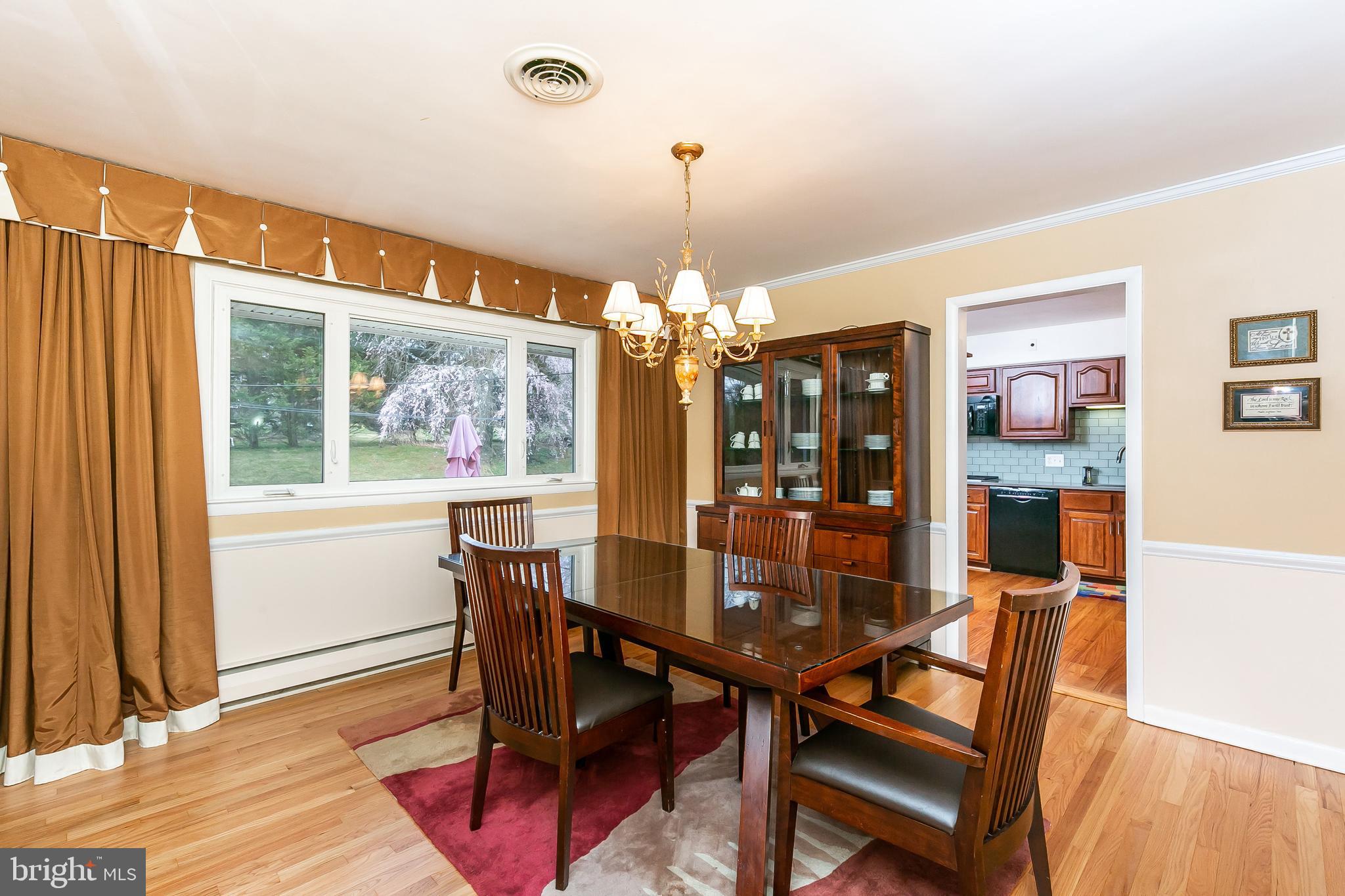 2011 Dumont Road Lutherville-Timonium, MD 21093 - Photo 11 of 49 Dining room